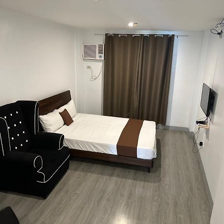 Aden Hotel Makati City Exterior foto