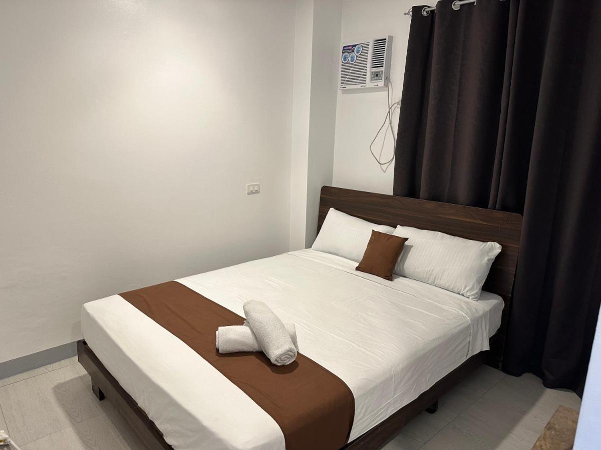 Aden Hotel Makati City Exterior foto